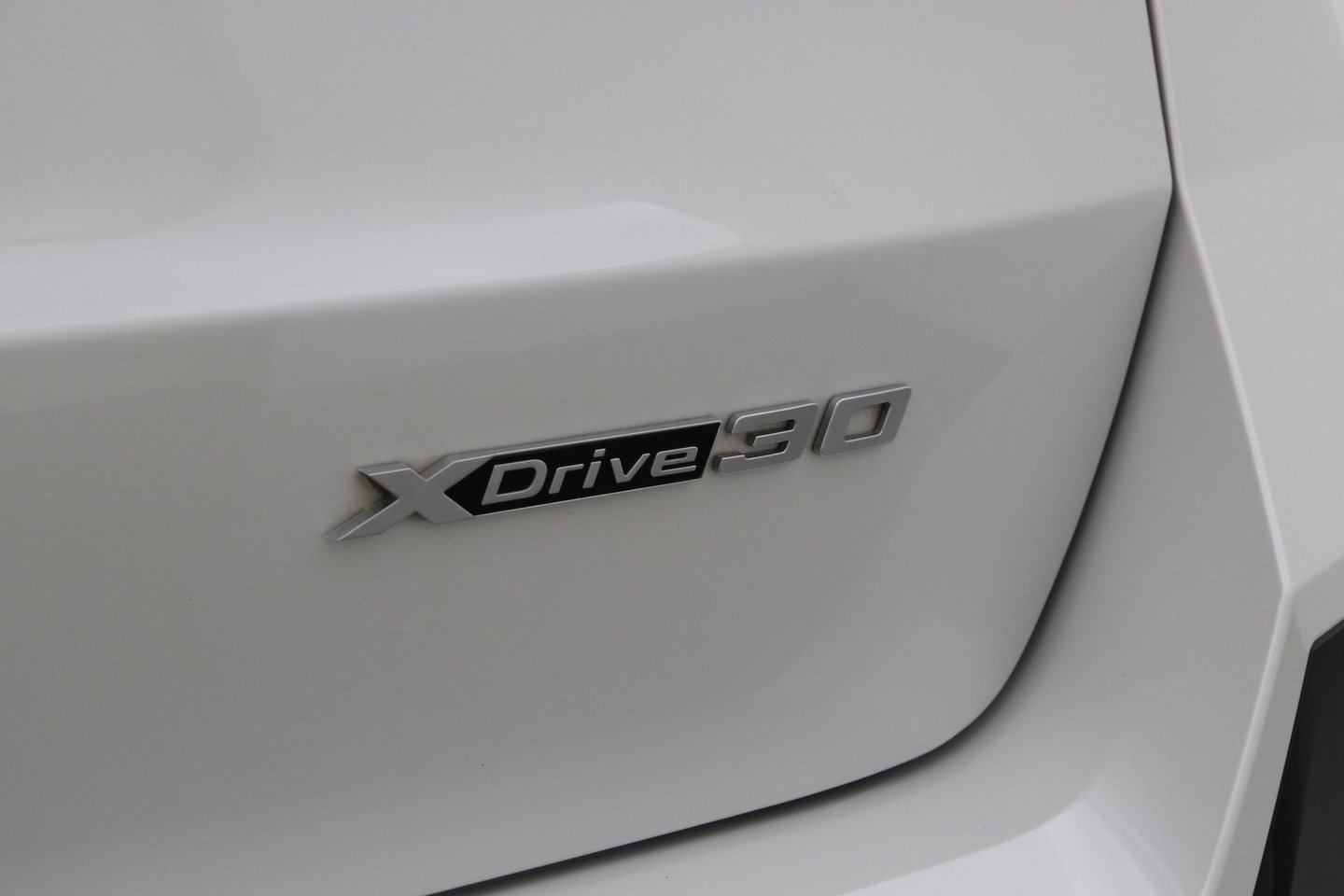 BMW iX1 xDrive30 67 kWh | M Sport | Harman/Kardon | Panoramadak | Adaptieve LED | Elektrische Sportstoelen | Keyless