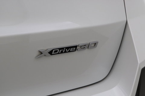 BMW iX1 xDrive30 67 kWh | M Sport | Harman/Kardon | Panoramadak | Adaptieve LED | Elektrische Sportstoelen | Keyless