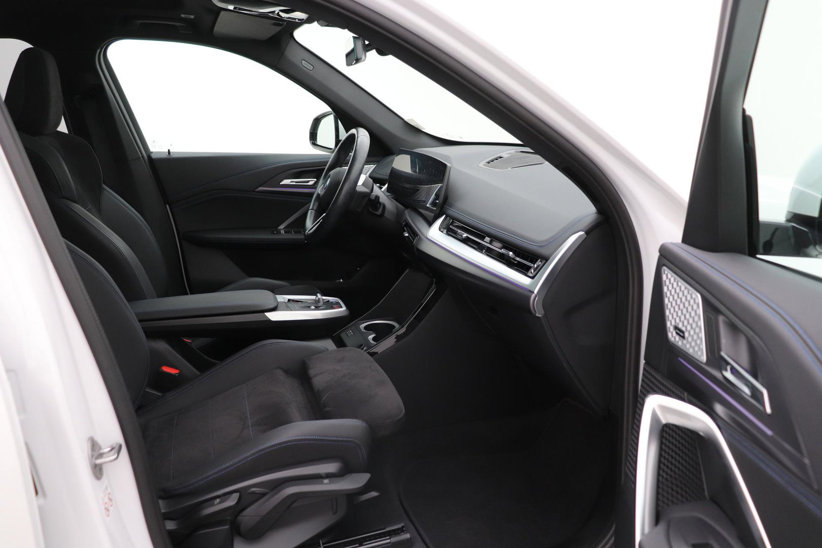BMW iX1 xDrive30 67 kWh | M Sport | Harman/Kardon | Panoramadak | Adaptieve LED | Elektrische Sportstoelen | Keyless