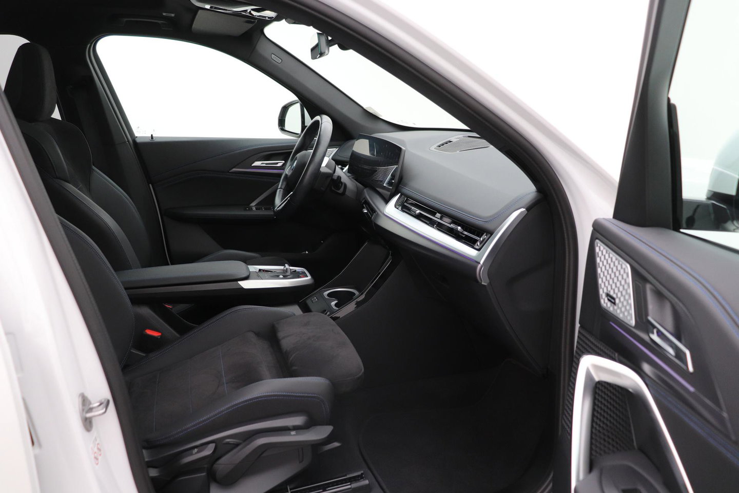 BMW iX1 xDrive30 67 kWh | M Sport | Harman/Kardon | Panoramadak | Adaptieve LED | Elektrische Sportstoelen | Keyless