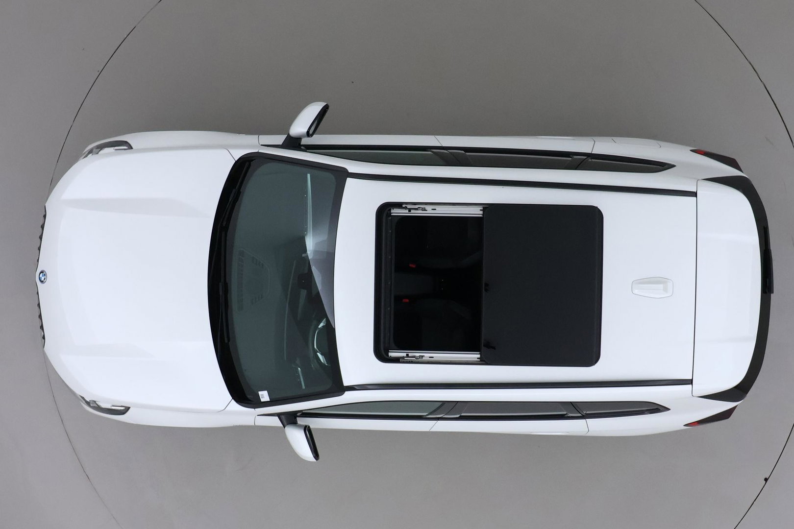 BMW iX1 xDrive30 67 kWh | M Sport | Harman/Kardon | Panoramadak | Adaptieve LED | Elektrische Sportstoelen | Keyless