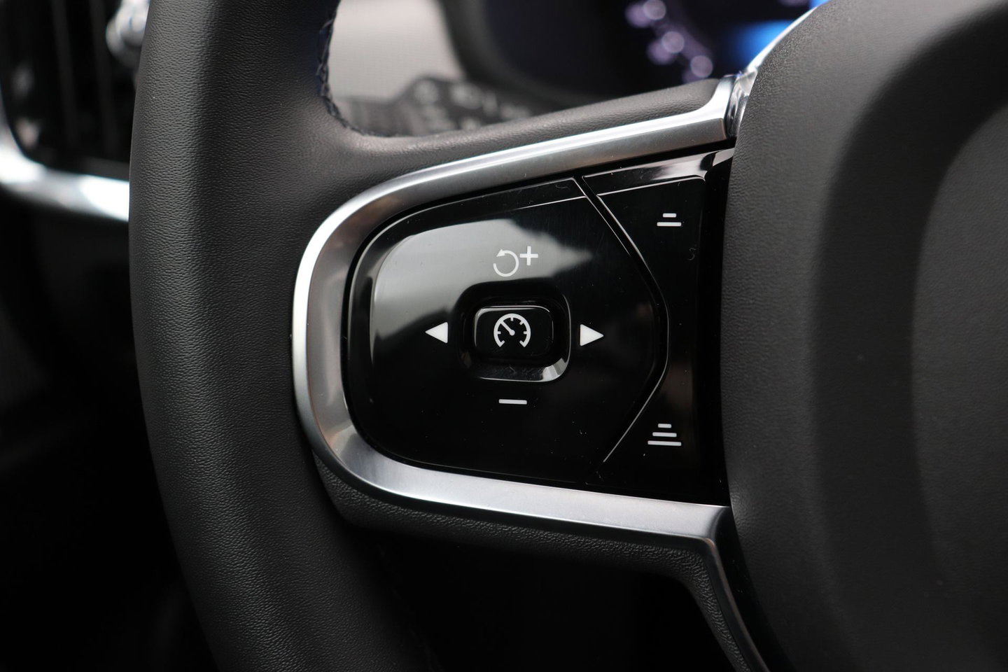 Volvo S90 2.0 B5 Ultimate Dark | Bowers&Wilkins | Luchtvering | Panoramadak | Trekhaak | 360° Camera | Head-Up | Stoel+Stuurverwarming | ACC