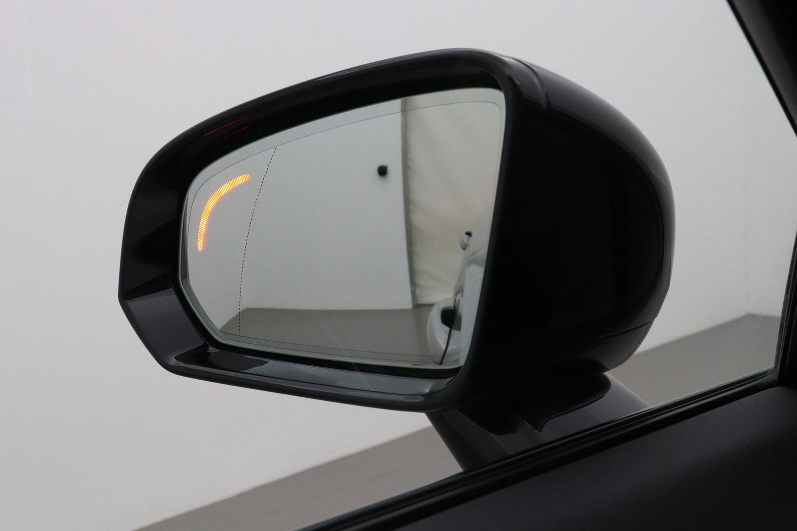 Volvo S90 2.0 B5 Ultimate Dark | Bowers&Wilkins | Luchtvering | Panoramadak | Trekhaak | 360° Camera | Head-Up | Stoel+Stuurverwarming | ACC