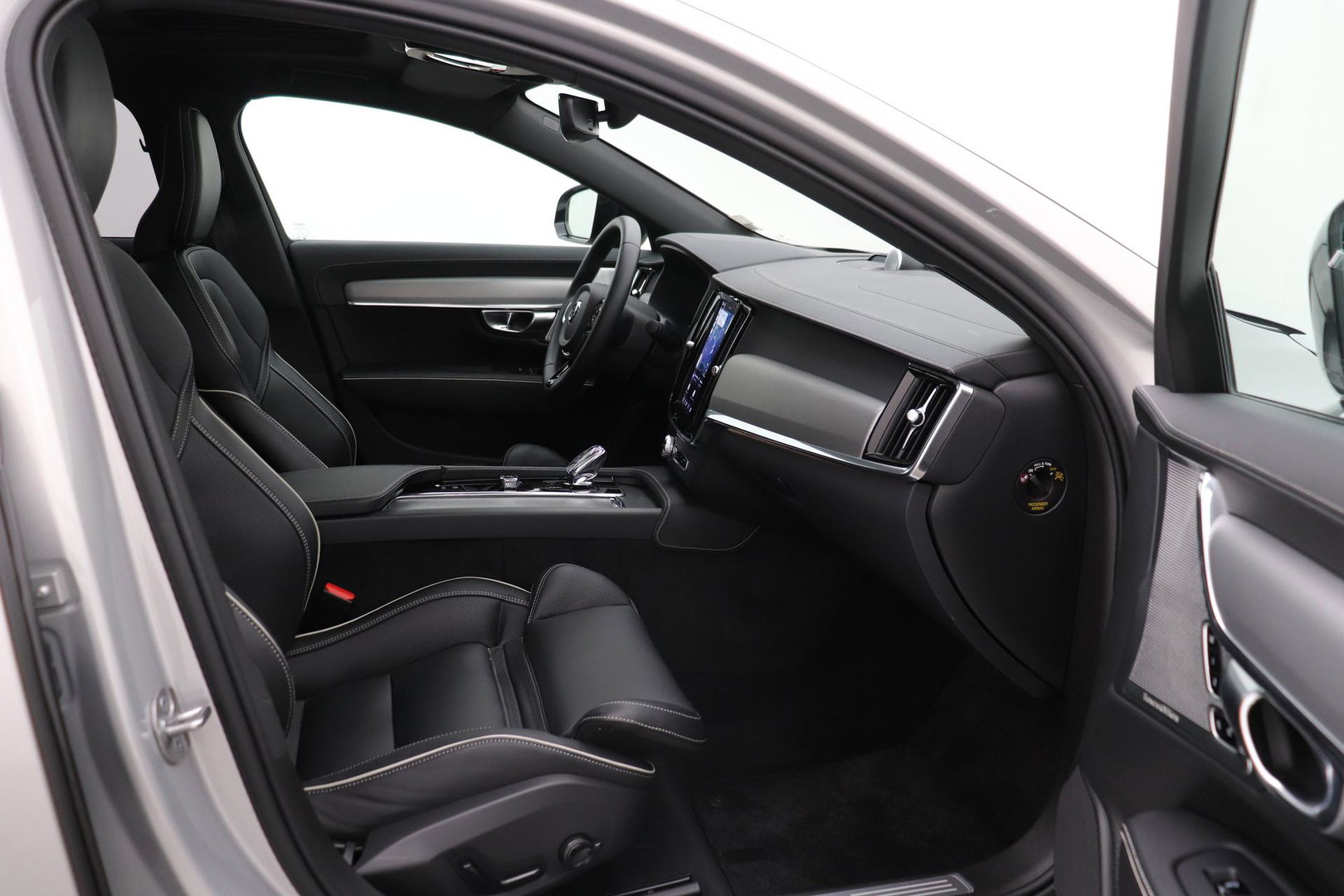 Volvo S90 2.0 B5 Ultimate Dark | Bowers&Wilkins | Luchtvering | Panoramadak | Trekhaak | 360° Camera | Head-Up | Stoel+Stuurverwarming | ACC