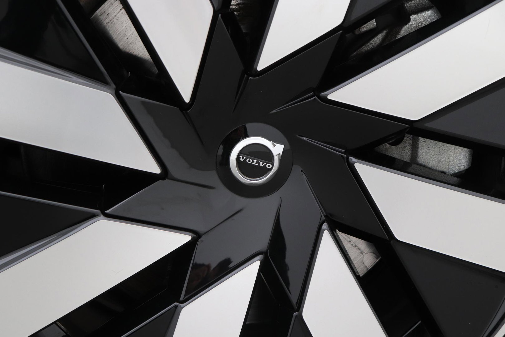 Volvo S90 2.0 B5 Ultimate Dark | Bowers&Wilkins | Luchtvering | Panoramadak | Trekhaak | 360° Camera | Head-Up | Stoel+Stuurverwarming | ACC