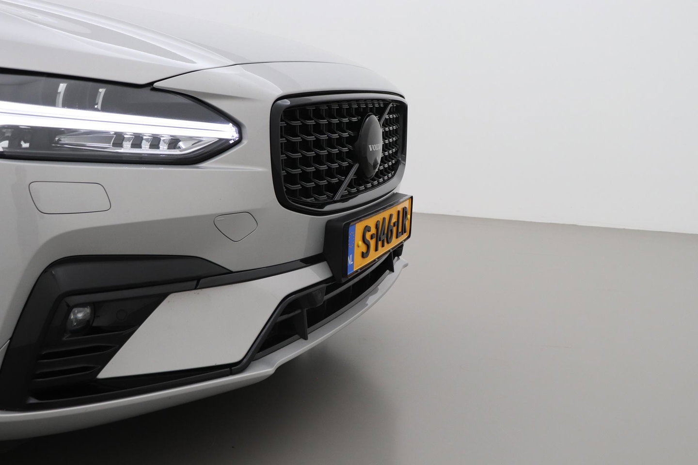 Volvo S90 2.0 B5 Ultimate Dark | Bowers&Wilkins | Luchtvering | Panoramadak | Trekhaak | 360° Camera | Head-Up | Stoel+Stuurverwarming | ACC