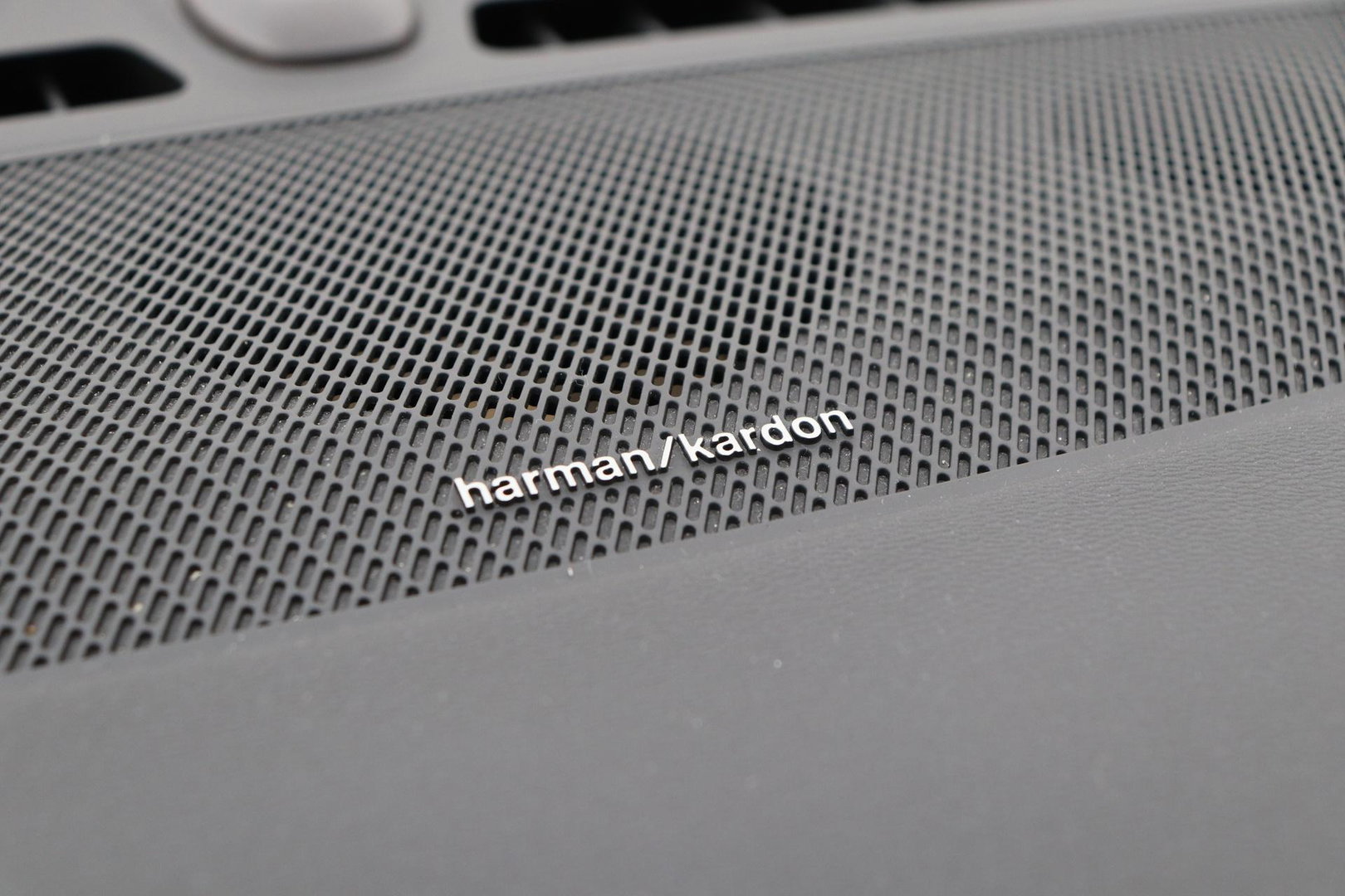 Volvo XC40 T5 Twin Engine R-Design | Harman/Kardon | Panoramadak | BLIS | Camera | Stoel+Stuurverwarming | Keyless | ACC | 19 Inch
