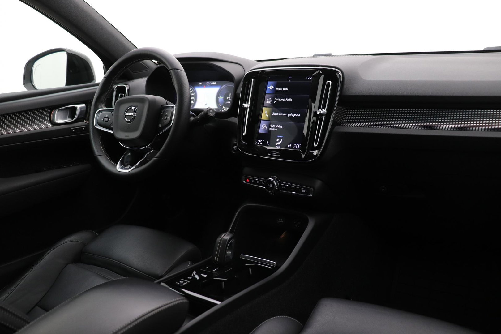 Volvo XC40 T5 Twin Engine R-Design | Harman/Kardon | Panoramadak | BLIS | Camera | Stoel+Stuurverwarming | Keyless | ACC | 19 Inch