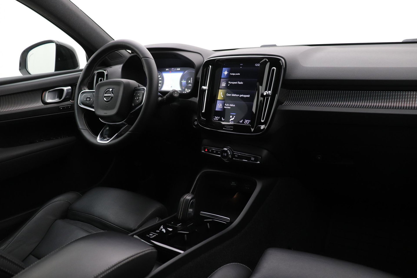 Volvo XC40 T5 Twin Engine R-Design | Harman/Kardon | Panoramadak | BLIS | Camera | Stoel+Stuurverwarming | Keyless | ACC | 19 Inch