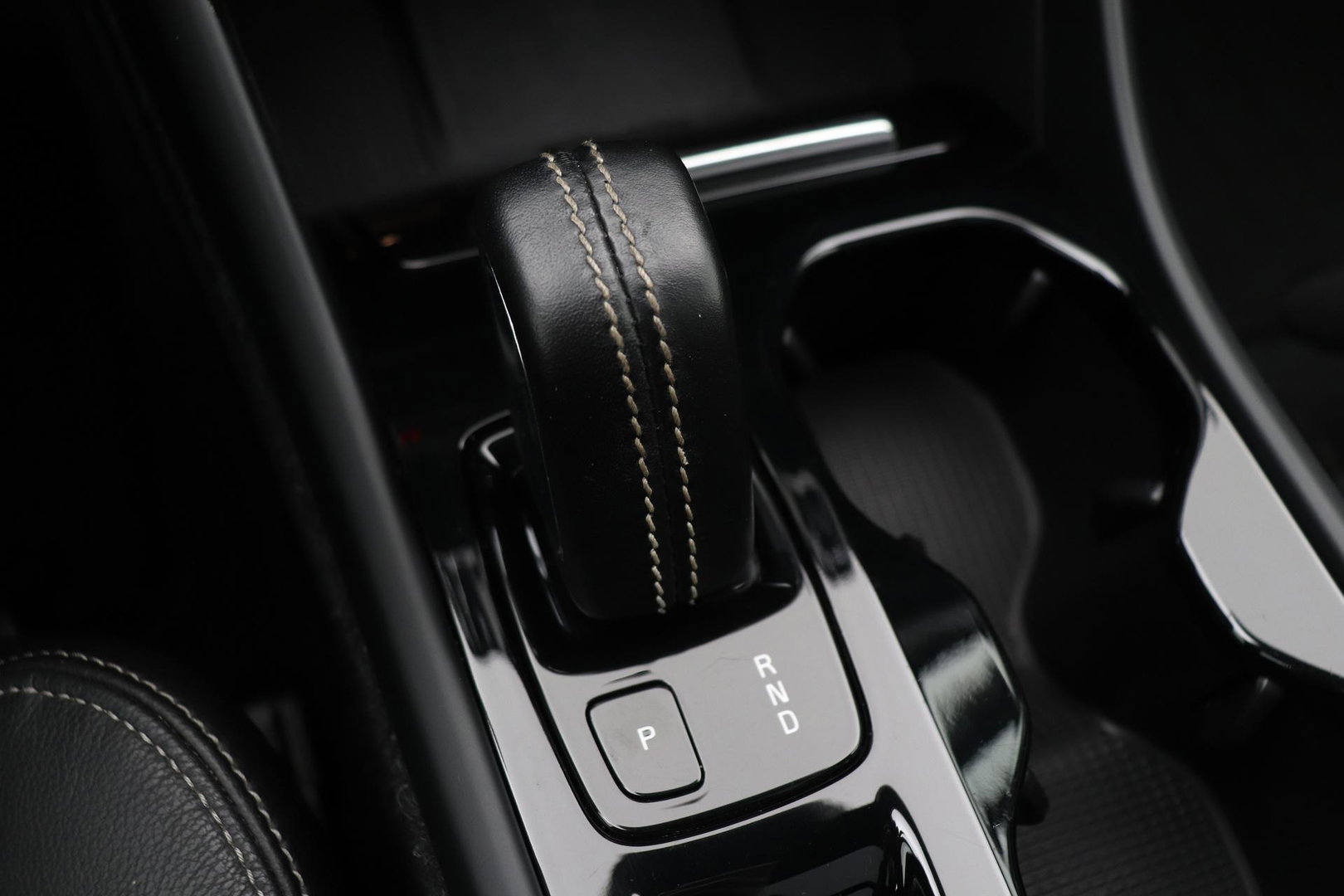 Volvo XC40 T5 Twin Engine R-Design | Harman/Kardon | Panoramadak | BLIS | Camera | Stoel+Stuurverwarming | Keyless | ACC | 19 Inch