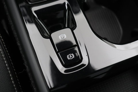 Volvo XC40 T5 Twin Engine R-Design | Harman/Kardon | Panoramadak | BLIS | Camera | Stoel+Stuurverwarming | Keyless | ACC | 19 Inch