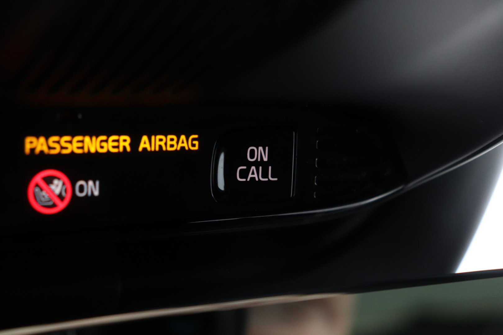 Volvo XC40 T5 Twin Engine R-Design | Harman/Kardon | Panoramadak | BLIS | Camera | Stoel+Stuurverwarming | Keyless | ACC | 19 Inch