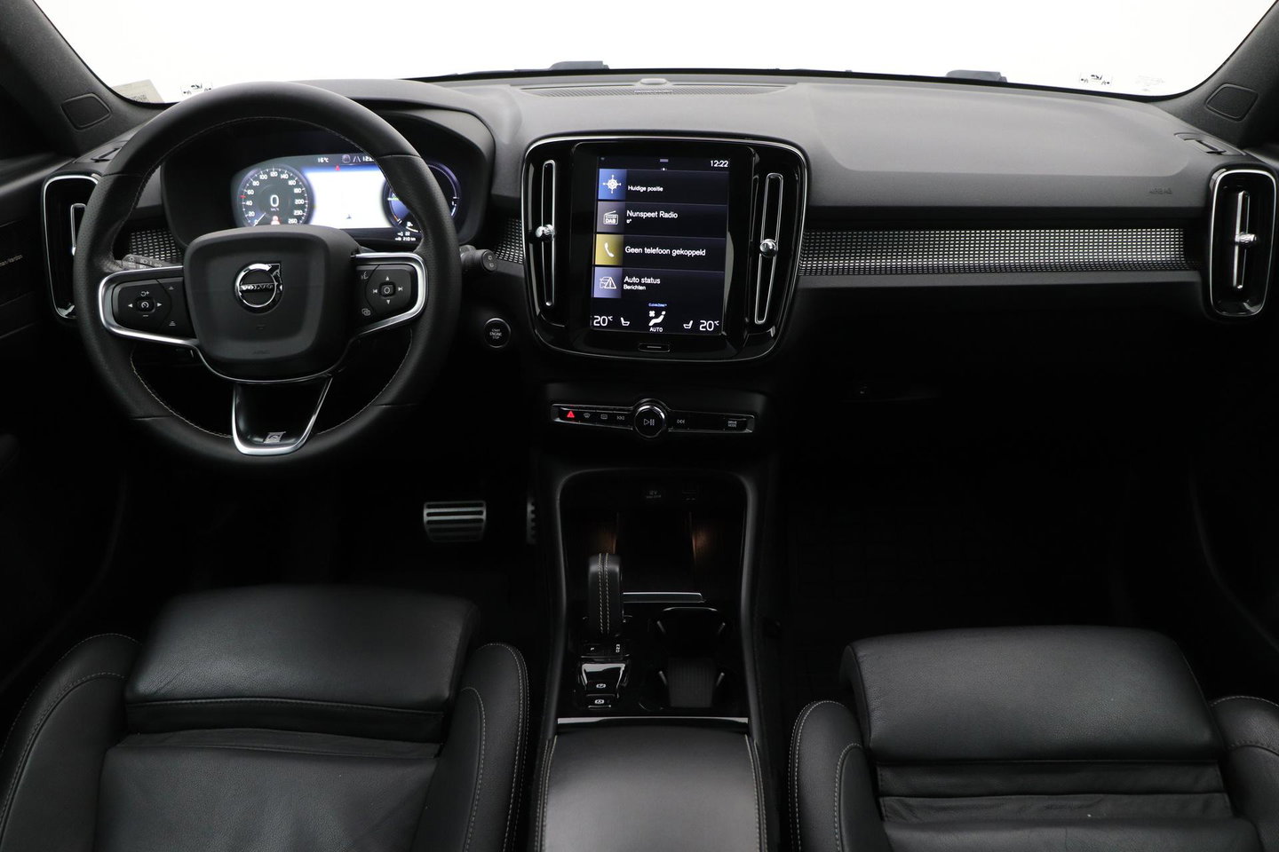 Volvo XC40 T5 Twin Engine R-Design | Harman/Kardon | Panoramadak | BLIS | Camera | Stoel+Stuurverwarming | Keyless | ACC | 19 Inch