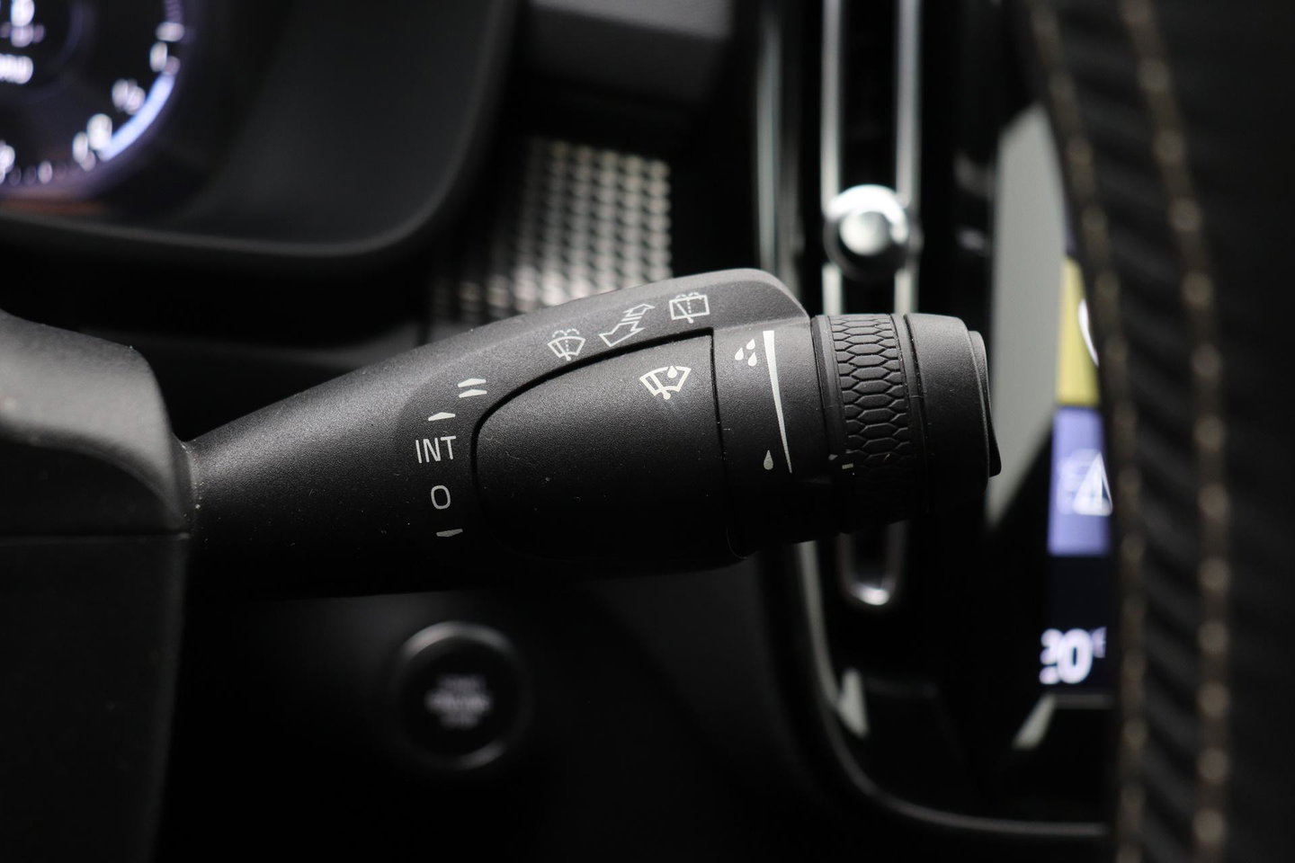 Volvo XC40 T5 Twin Engine R-Design | Harman/Kardon | Panoramadak | BLIS | Camera | Stoel+Stuurverwarming | Keyless | ACC | 19 Inch