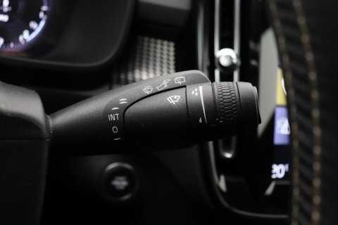 Volvo XC40 T5 Twin Engine R-Design | Harman/Kardon | Panoramadak | BLIS | Camera | Stoel+Stuurverwarming | Keyless | ACC | 19 Inch