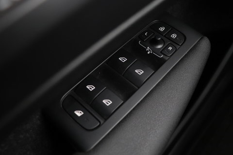 Volvo XC40 T5 Twin Engine R-Design | Harman/Kardon | Panoramadak | BLIS | Camera | Stoel+Stuurverwarming | Keyless | ACC | 19 Inch