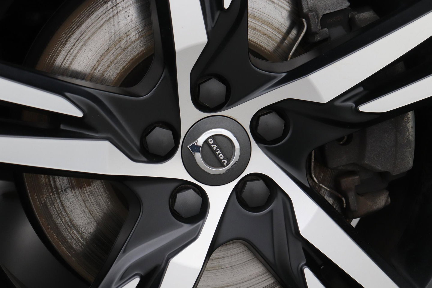 Volvo XC40 T5 Twin Engine R-Design | Harman/Kardon | Panoramadak | BLIS | Camera | Stoel+Stuurverwarming | Keyless | ACC | 19 Inch