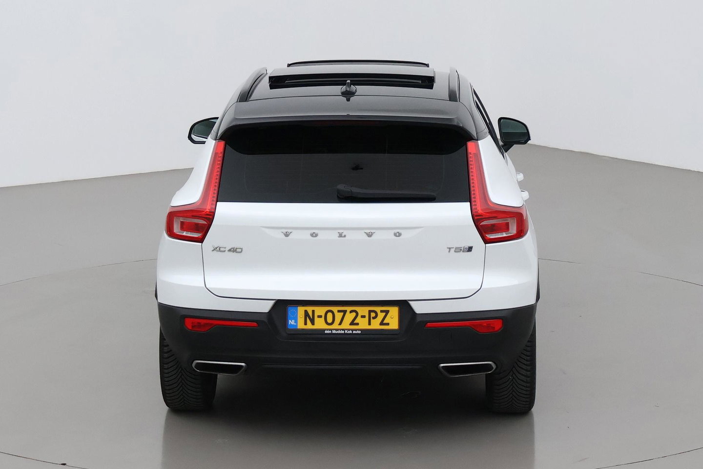 Volvo XC40 T5 Twin Engine R-Design | Harman/Kardon | Panoramadak | BLIS | Camera | Stoel+Stuurverwarming | Keyless | ACC | 19 Inch
