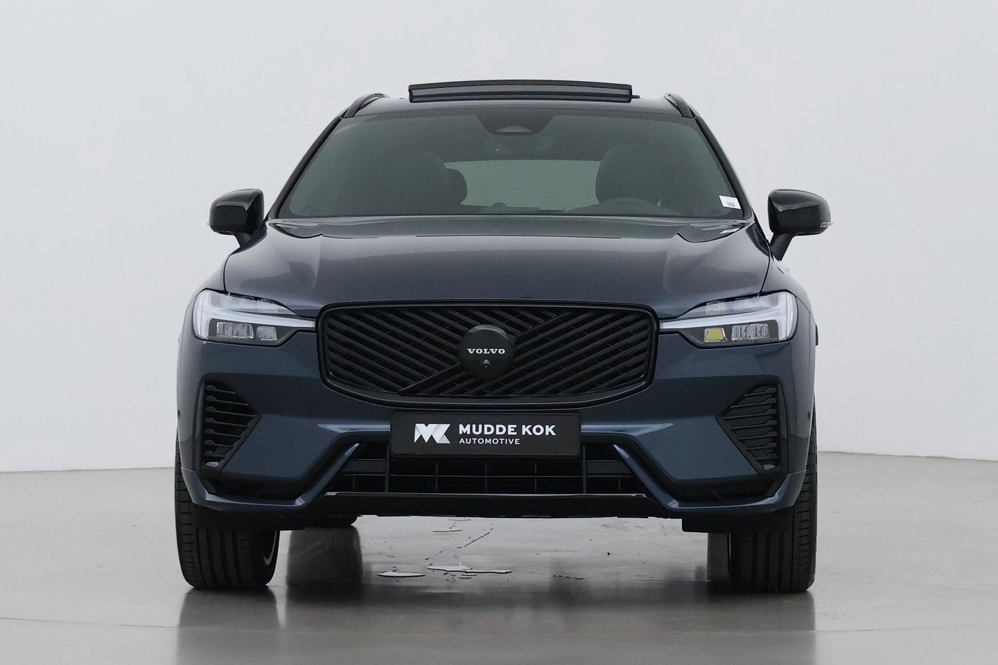 Volvo XC60 T6 Plus Black Edition | Bowers&Wilkins | Panoramadak | 360° Camera | Head-Up | Trekhaak | Ventilatie+Massage | 21 Inch