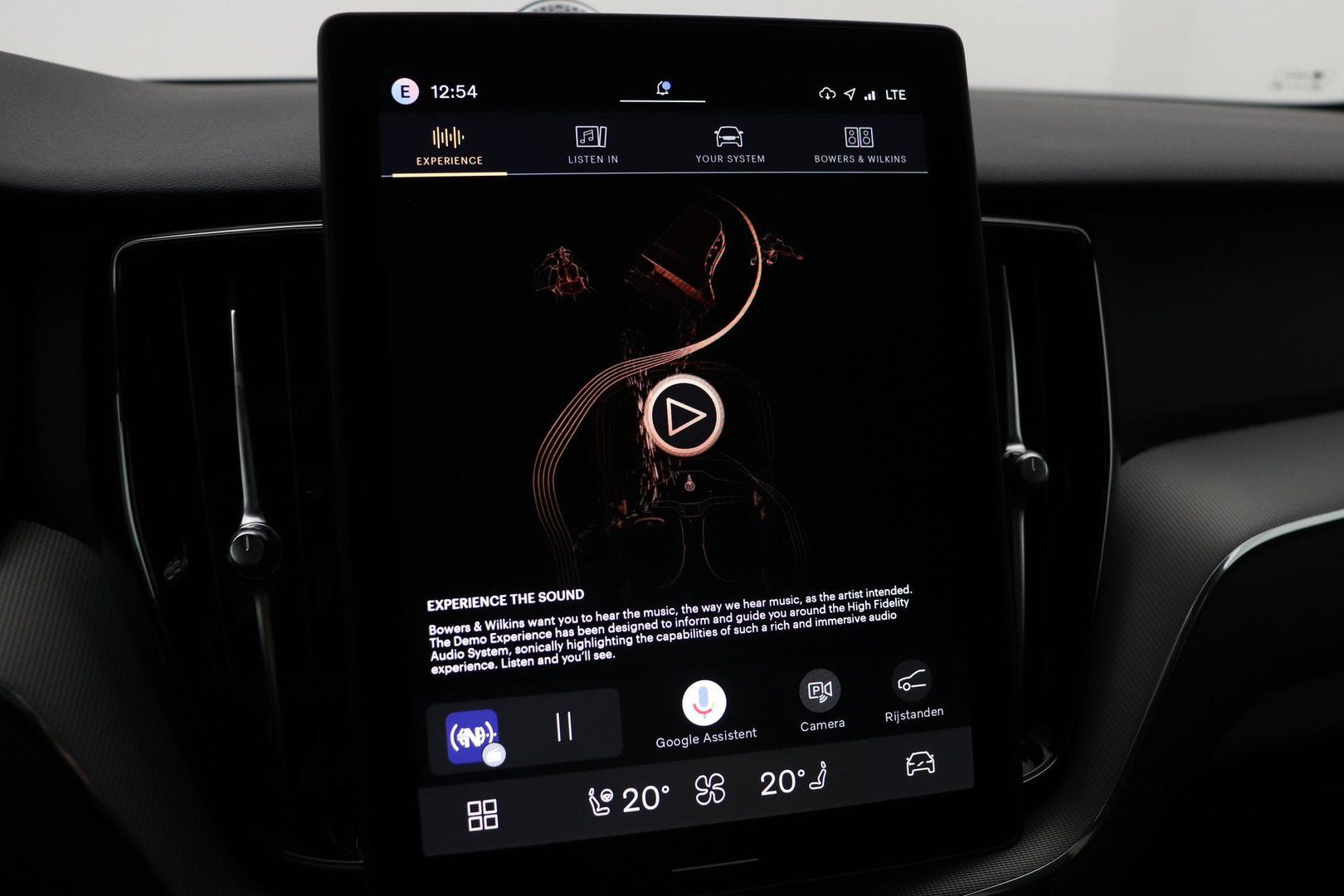 Volvo XC60 T6 Plus Black Edition | Bowers&Wilkins | Panoramadak | 360° Camera | Head-Up | Trekhaak | Ventilatie+Massage | 21 Inch