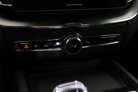 Volvo XC60 T6 Plus Black Edition | Bowers&Wilkins | Panoramadak | 360° Camera | Head-Up | Trekhaak | Ventilatie+Massage | 21 Inch