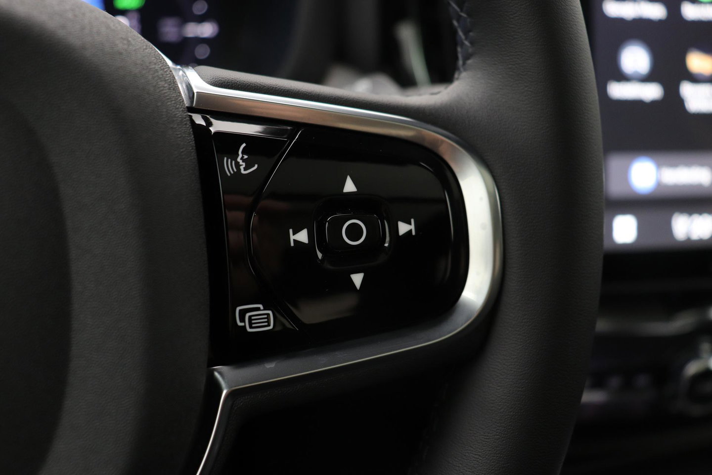 Volvo XC60 T6 Plus Black Edition | Bowers&Wilkins | Panoramadak | 360° Camera | Head-Up | Trekhaak | Ventilatie+Massage | 21 Inch