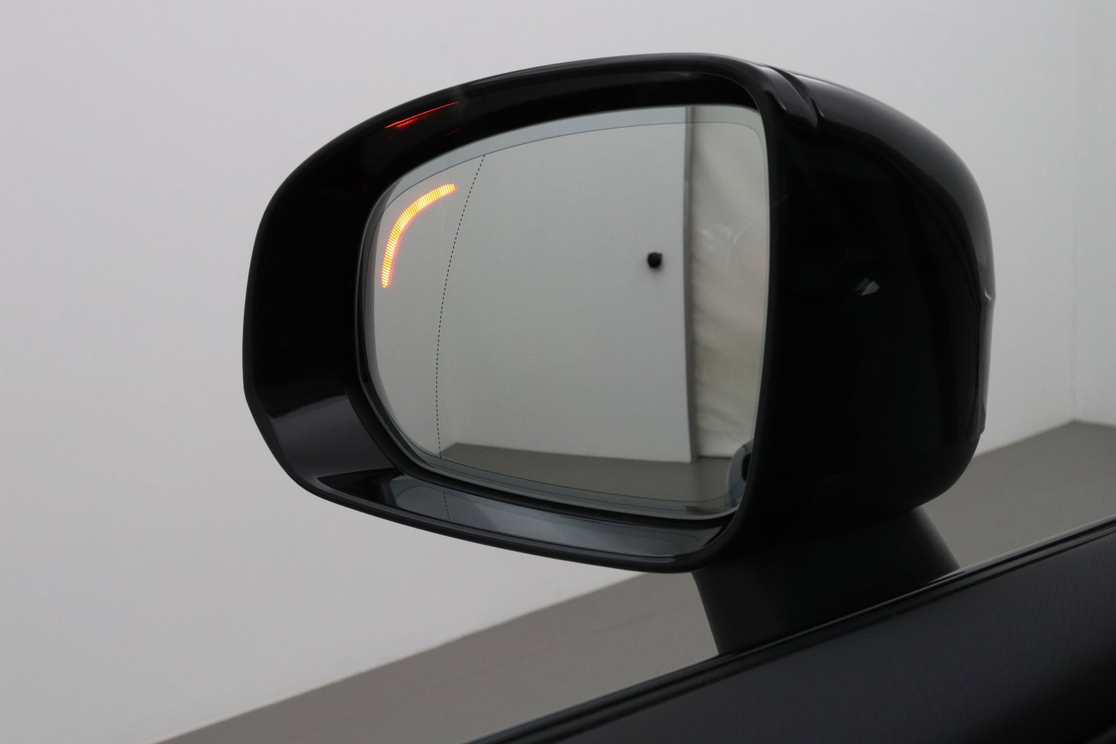 Volvo XC60 T6 Plus Black Edition | Bowers&Wilkins | Panoramadak | 360° Camera | Head-Up | Trekhaak | Ventilatie+Massage | 21 Inch