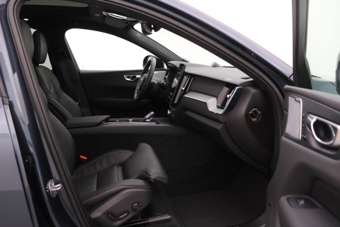 Volvo XC60 T6 Plus Black Edition | Bowers&Wilkins | Panoramadak | 360° Camera | Head-Up | Trekhaak | Ventilatie+Massage | 21 Inch