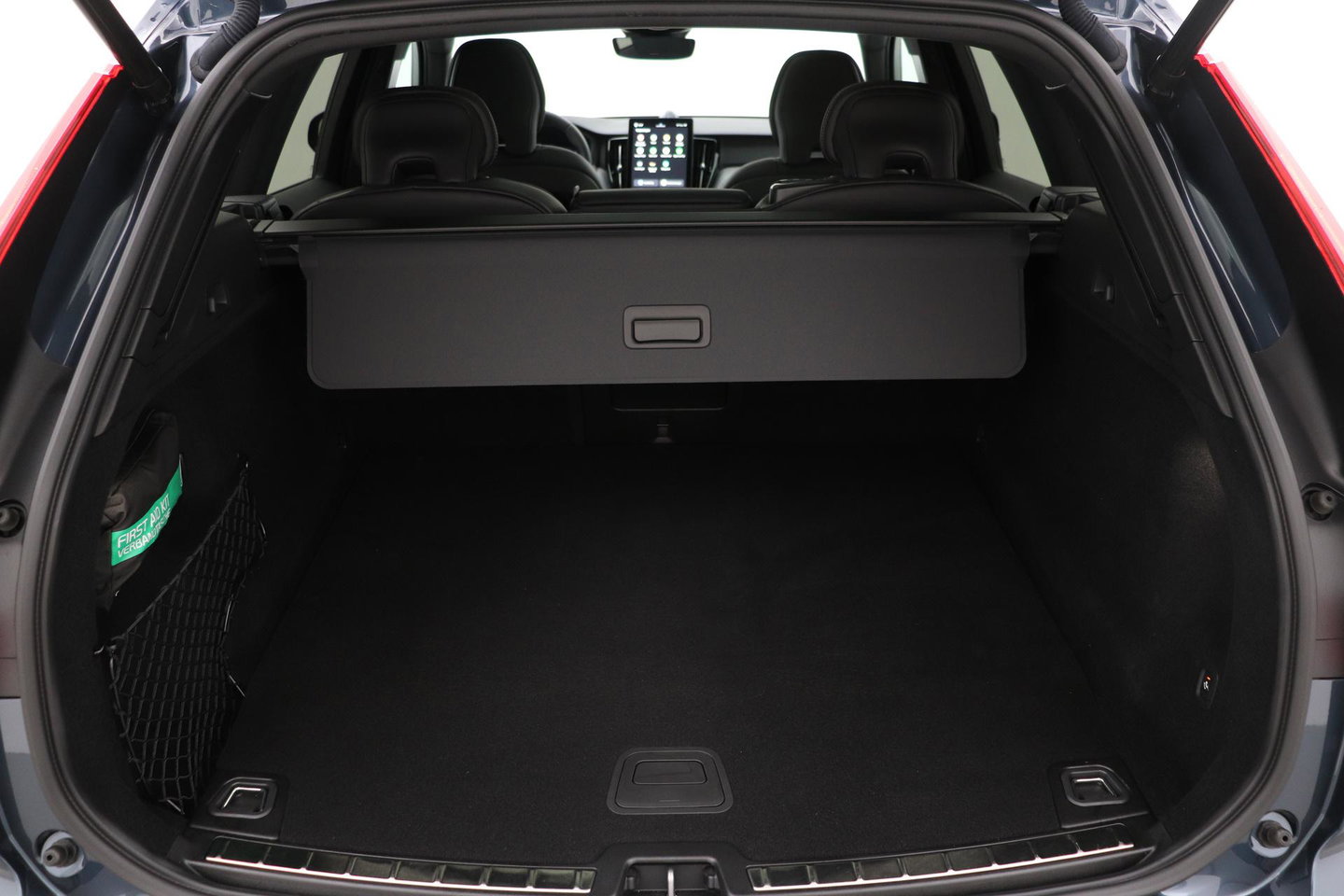 Volvo XC60 T6 Plus Black Edition | Bowers&Wilkins | Panoramadak | 360° Camera | Head-Up | Trekhaak | Ventilatie+Massage | 21 Inch