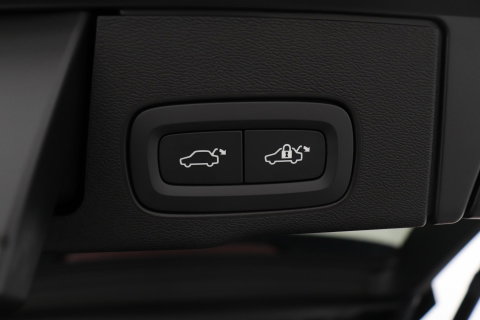 Volvo XC60 T6 Plus Black Edition | Bowers&Wilkins | Panoramadak | 360° Camera | Head-Up | Trekhaak | Ventilatie+Massage | 21 Inch