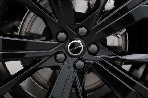 Volvo XC60 T6 Plus Black Edition | Bowers&Wilkins | Panoramadak | 360° Camera | Head-Up | Trekhaak | Ventilatie+Massage | 21 Inch