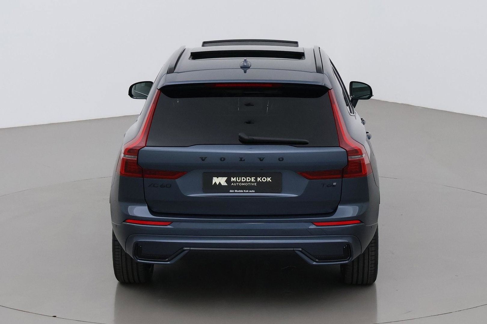 Volvo XC60 T6 Plus Black Edition | Bowers&Wilkins | Panoramadak | 360° Camera | Head-Up | Trekhaak | Ventilatie+Massage | 21 Inch