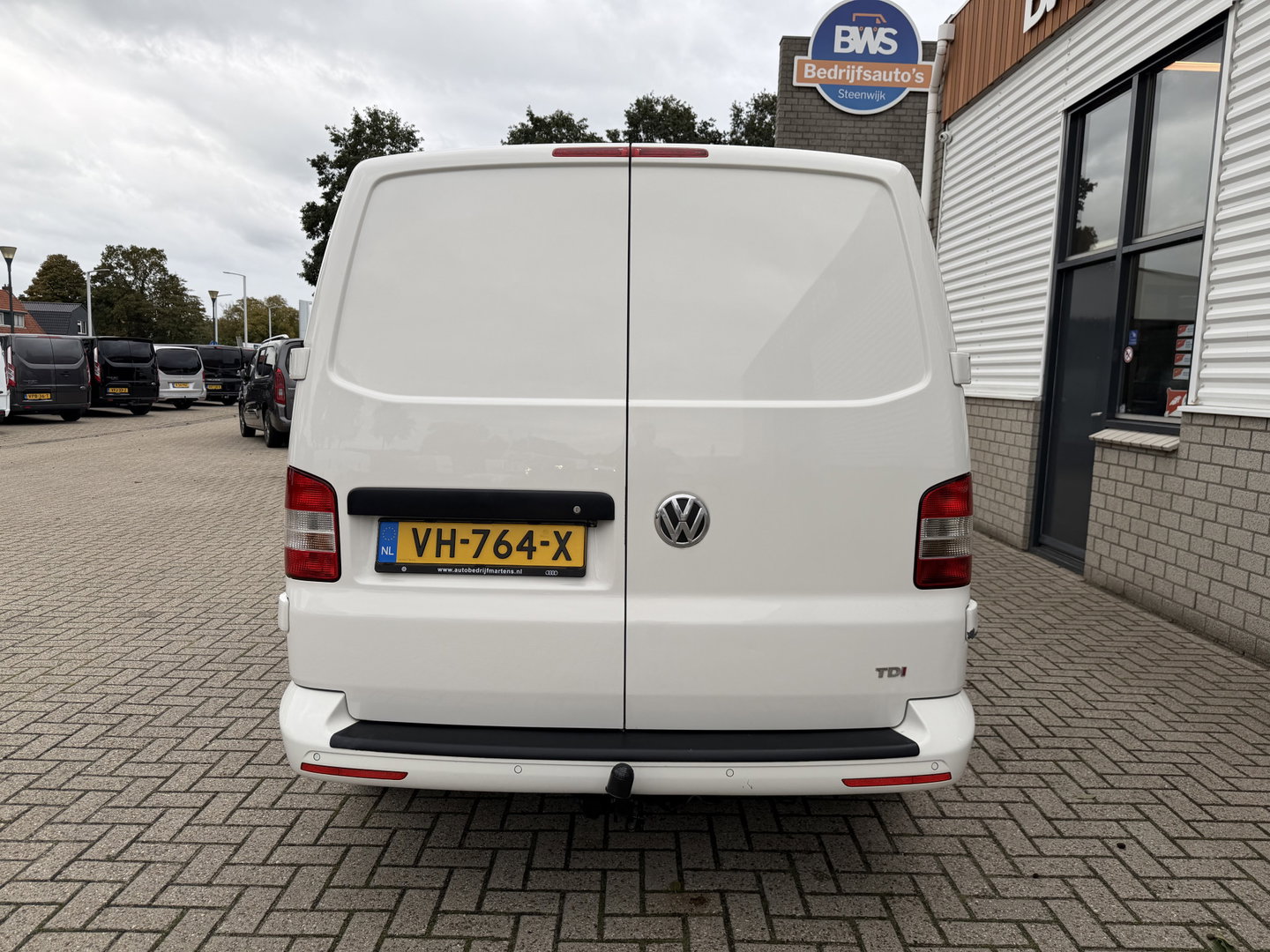 Volkswagen Transporter 2.0 TDI 140pk DSG L1H1 Comfortline / vaste prijs rijklaar € 9.950 ex btw / dubbele schuifdeur / airco / cruise / standkachel / navigatie / trekhaak / lichtmetalen velgen !