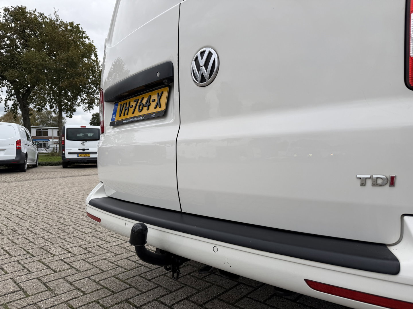 Volkswagen Transporter 2.0 TDI 140pk DSG L1H1 Comfortline / vaste prijs rijklaar € 9.950 ex btw / dubbele schuifdeur / airco / cruise / standkachel / navigatie / trekhaak / lichtmetalen velgen !