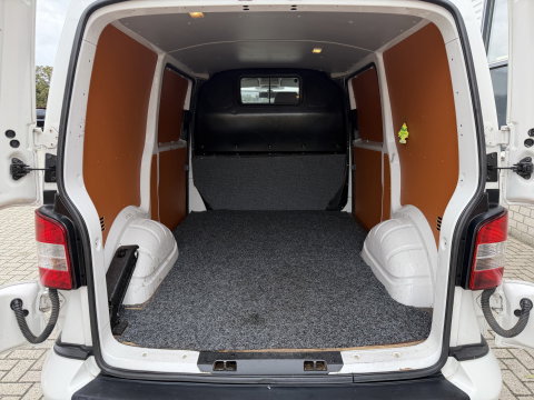 Volkswagen Transporter 2.0 TDI 140pk DSG L1H1 Comfortline / vaste prijs rijklaar € 9.950 ex btw / dubbele schuifdeur / airco / cruise / standkachel / navigatie / trekhaak / lichtmetalen velgen !