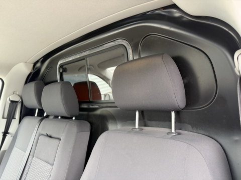 Volkswagen Transporter 2.0 TDI 140pk DSG L1H1 Comfortline / vaste prijs rijklaar € 9.950 ex btw / dubbele schuifdeur / airco / cruise / standkachel / navigatie / trekhaak / lichtmetalen velgen !
