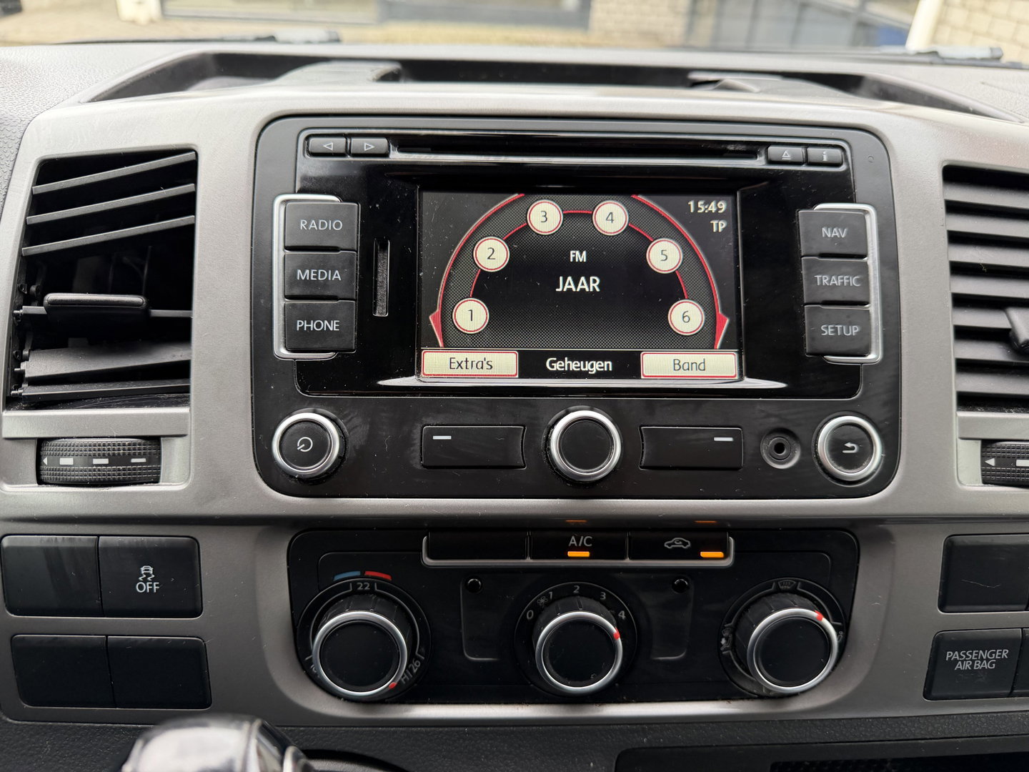 Volkswagen Transporter 2.0 TDI 140pk DSG L1H1 Comfortline / vaste prijs rijklaar € 9.950 ex btw / dubbele schuifdeur / airco / cruise / standkachel / navigatie / trekhaak / lichtmetalen velgen !