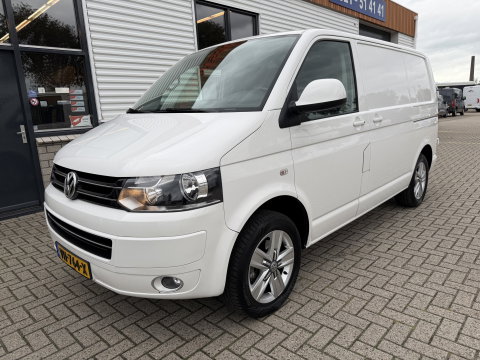 Volkswagen Transporter 2.0 TDI 140pk DSG L1H1 Comfortline / vaste prijs rijklaar € 9.950 ex btw / dubbele schuifdeur / airco / cruise / standkachel / navigatie / trekhaak / lichtmetalen velgen !