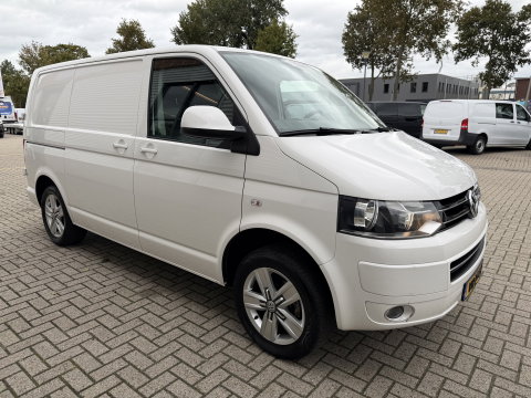 Volkswagen Transporter 2.0 TDI 140pk DSG L1H1 Comfortline / vaste prijs rijklaar € 9.950 ex btw / dubbele schuifdeur / airco / cruise / standkachel / navigatie / trekhaak / lichtmetalen velgen !