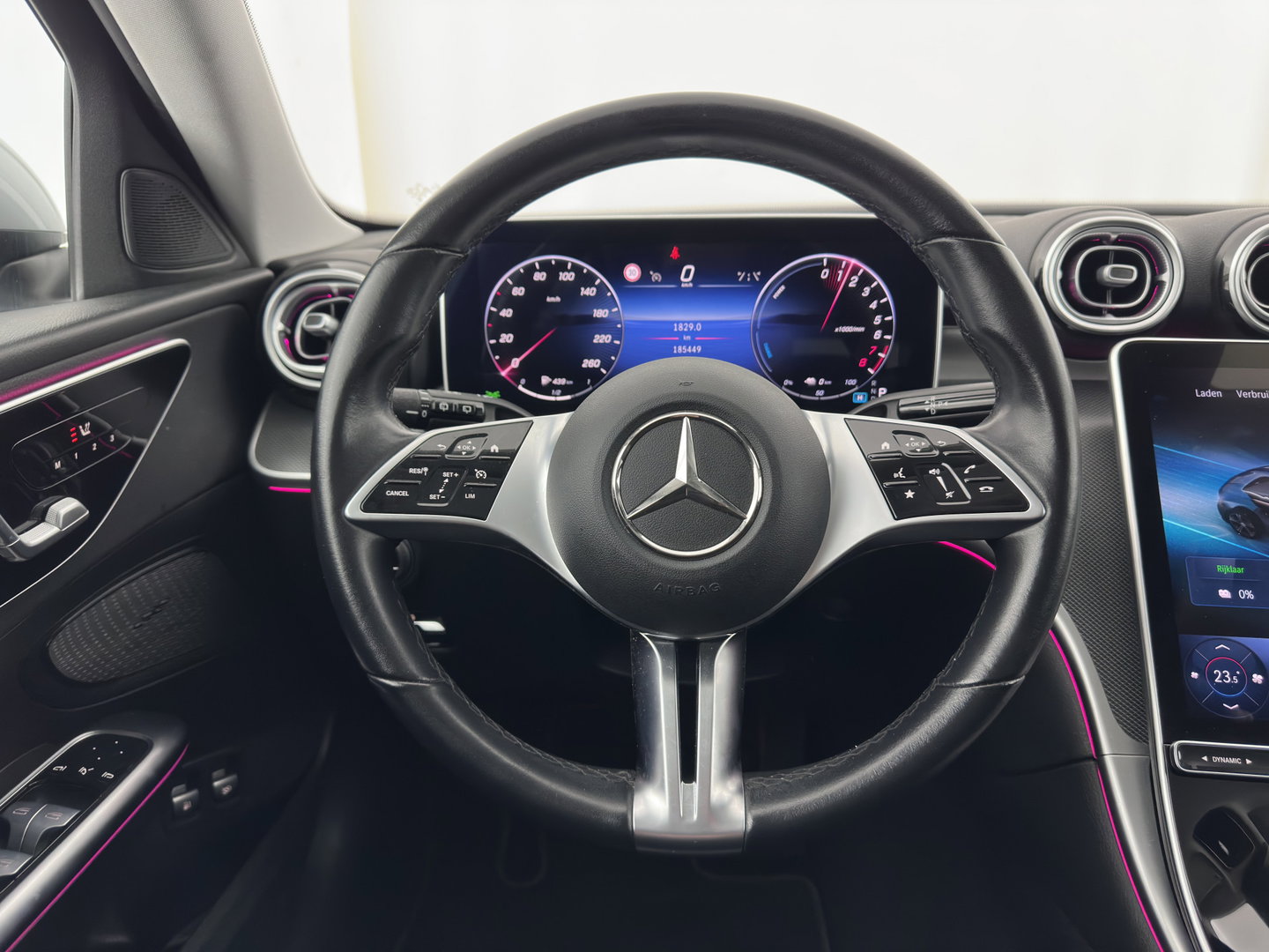 Mercedes-Benz C-Klasse Estate 300 e Luxury Line (Plug-in) [3-Fase-11kW] (INCL.BTW) Aut. *FULL-LED | AMBIENT-LIGHT | TOP-VIEW | MEMORY-PACK | WIDESCREEN-COCKPIT | HEATED-COMFORTSEATS | NAVI-FULLMAP | SHIFTPADDLES | PRIVACY-GLASS | DAB | 18''ALU*