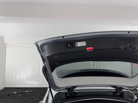Mercedes-Benz C-Klasse Estate 300 e Luxury Line (Plug-in) [3-Fase-11kW] (INCL.BTW) Aut. *FULL-LED | AMBIENT-LIGHT | TOP-VIEW | MEMORY-PACK | WIDESCREEN-COCKPIT | HEATED-COMFORTSEATS | NAVI-FULLMAP | SHIFTPADDLES | PRIVACY-GLASS | DAB | 18''ALU*