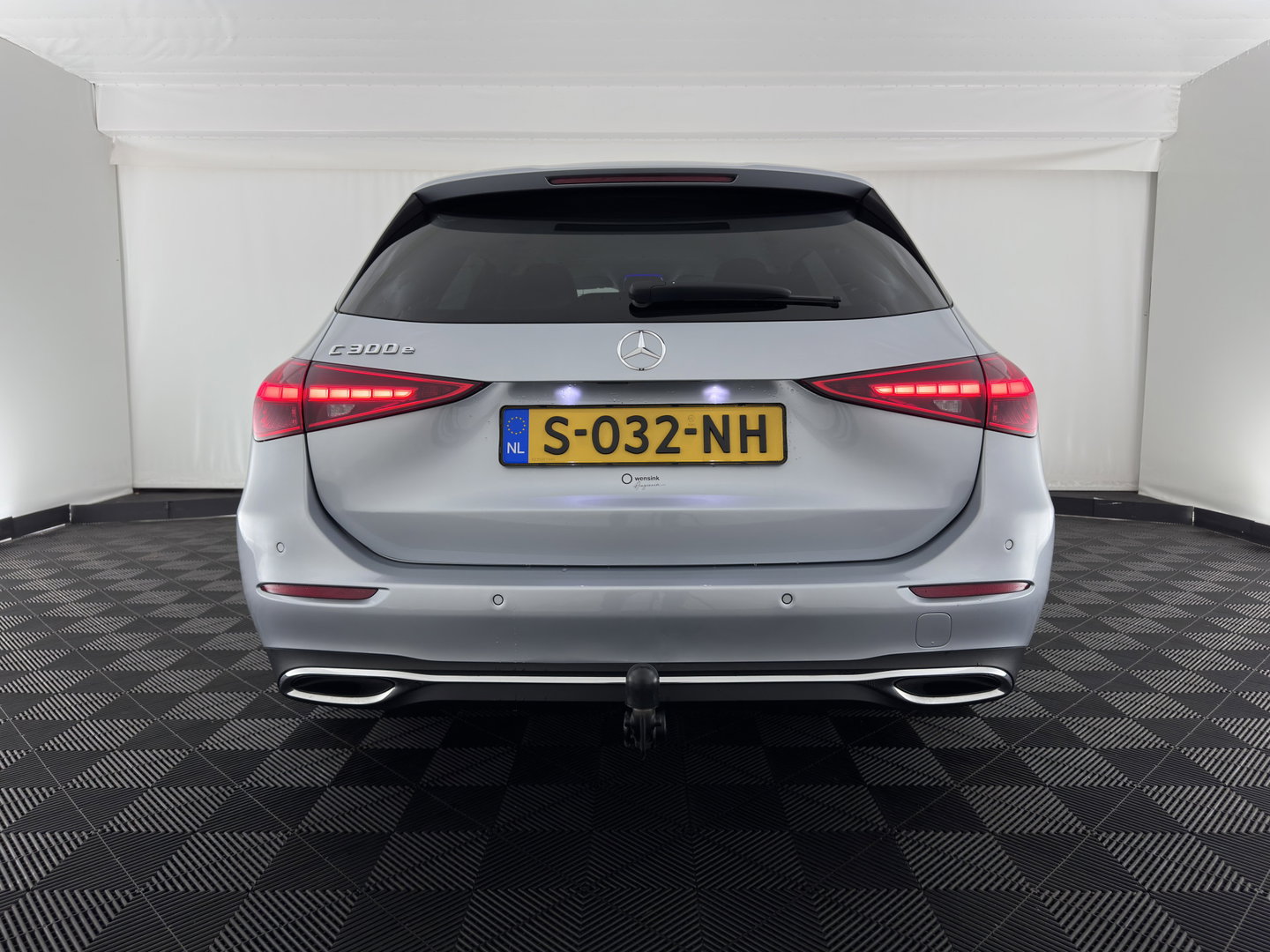 Mercedes-Benz C-Klasse Estate 300 e Luxury Line (Plug-in) [3-Fase-11kW] (INCL.BTW) Aut. *FULL-LED | AMBIENT-LIGHT | TOP-VIEW | MEMORY-PACK | WIDESCREEN-COCKPIT | HEATED-COMFORTSEATS | NAVI-FULLMAP | SHIFTPADDLES | PRIVACY-GLASS | DAB | 18''ALU*