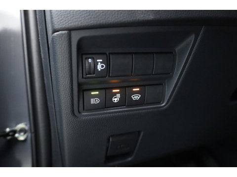 Toyota Yaris Cross 1.5 Hybrid 130 First Edition | Rijklaar! | Facelift! | Storm Grey | Camera | Stoel- Stuurverw. | Adapt. Cruise | Keyless |