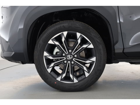 Toyota Yaris Cross 1.5 Hybrid 130 First Edition | Rijklaar! | Facelift! | Storm Grey | Camera | Stoel- Stuurverw. | Adapt. Cruise | Keyless |