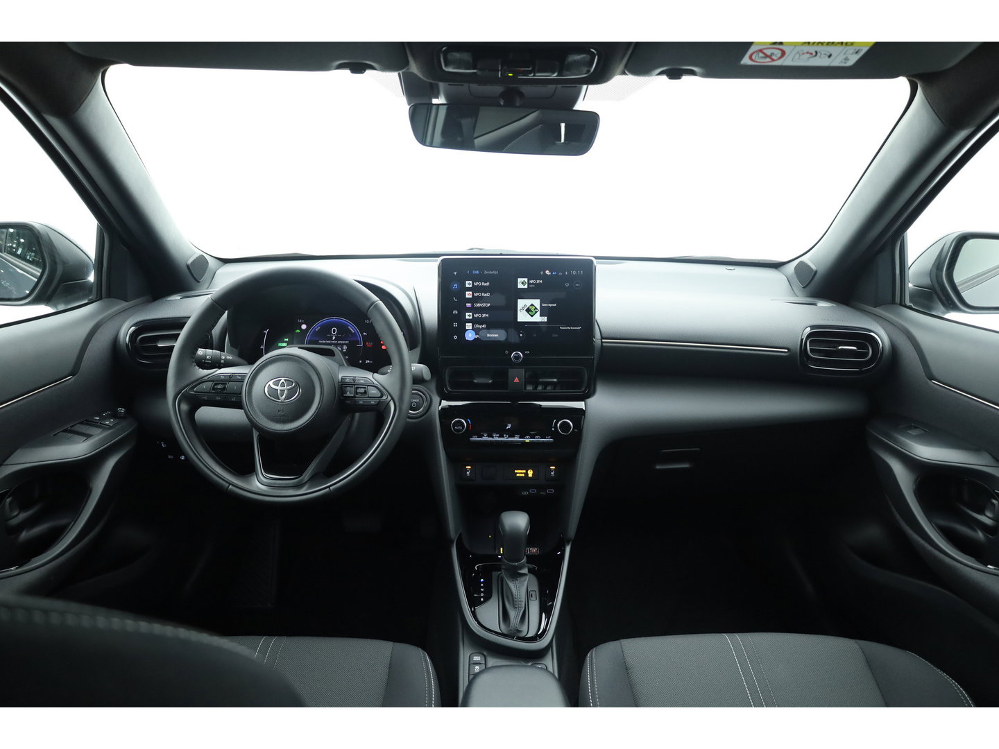 Toyota Yaris Cross 1.5 Hybrid 130 First Edition | Rijklaar! | Facelift! | Storm Grey | Camera | Stoel- Stuurverw. | Adapt. Cruise | Keyless |
