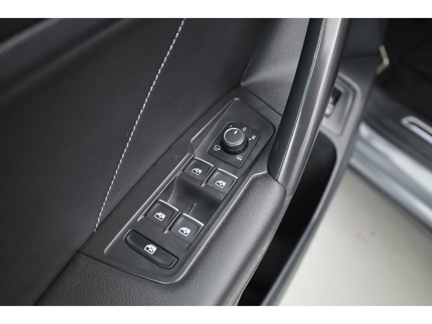 Volkswagen Tiguan Allspace 1.5 TSI R-Line 7p. DSG | Rijklaar! | Dig. Cockpit | Adapt. Cruise | Trekhaak | Keyless | Camera | Stoel- stuurverw. |