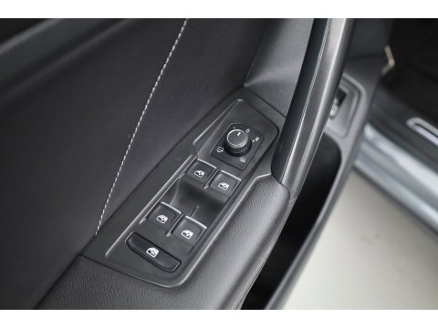 Volkswagen Tiguan Allspace 1.5 TSI R-Line 7p. DSG | Rijklaar! | Dig. Cockpit | Adapt. Cruise | Trekhaak | Keyless | Camera | Stoel- stuurverw. |