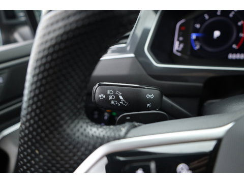 Volkswagen Tiguan Allspace 1.5 TSI R-Line 7p. DSG | Rijklaar! | Dig. Cockpit | Adapt. Cruise | Trekhaak | Keyless | Camera | Stoel- stuurverw. |