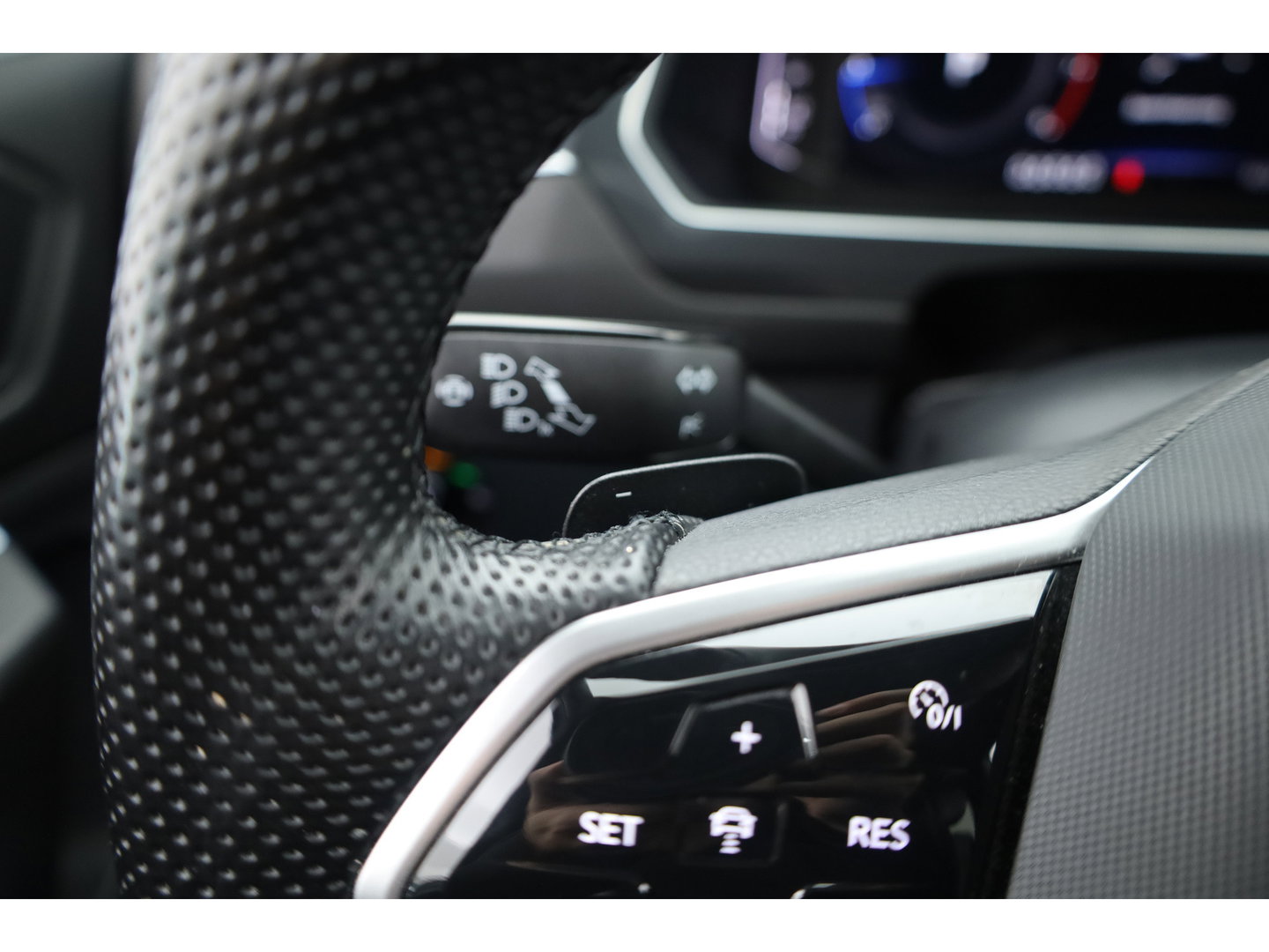 Volkswagen Tiguan Allspace 1.5 TSI R-Line 7p. DSG | Rijklaar! | Dig. Cockpit | Adapt. Cruise | Trekhaak | Keyless | Camera | Stoel- stuurverw. |