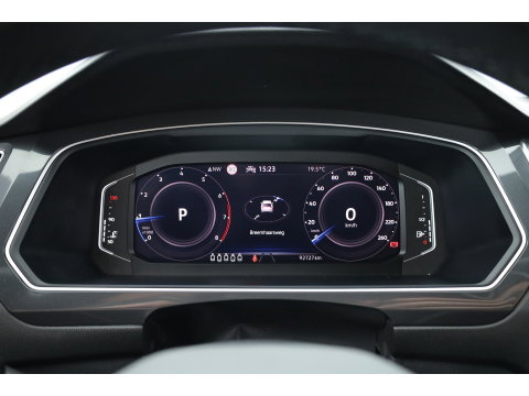 Volkswagen Tiguan Allspace 1.5 TSI R-Line 7p. DSG | Rijklaar! | Dig. Cockpit | Adapt. Cruise | Trekhaak | Keyless | Camera | Stoel- stuurverw. |